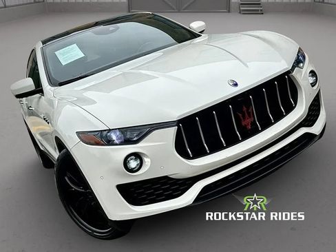 Used 2018 Maserati Levante AWD/4WD image 45