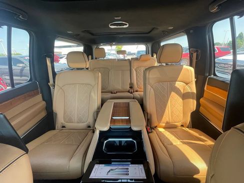 Used 2022 Jeep Grand Wagoneer Series III w/ Rear Seat Video Group 1 AWD/4WD image 21