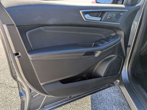 Used 2024 Ford Edge Titanium image 12