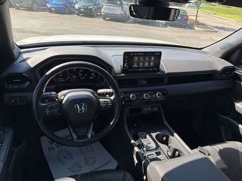Used 2023 Honda Pilot TrailSport image 37
