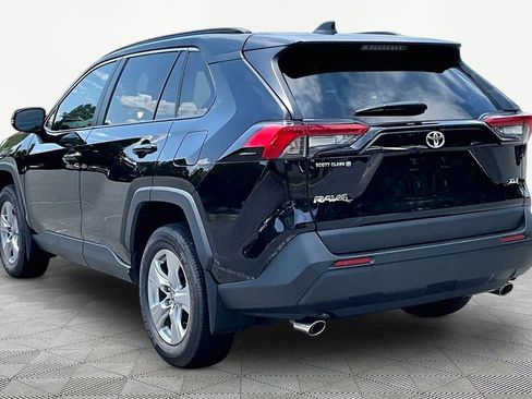 Used 2025 Toyota RAV4 XLE w/ Convenience Package FWD image 5