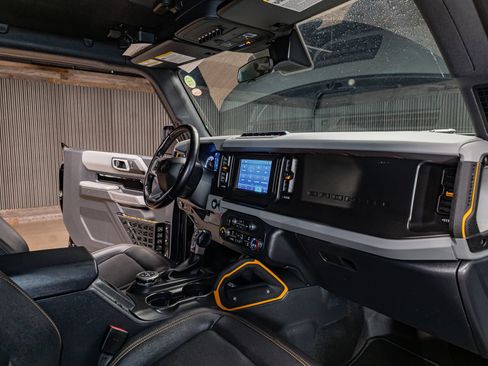 Used 2023 Ford Bronco Badlands w/ Sasquatch Package AWD/4WD image 16