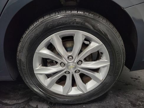 Used 2019 Chevrolet Malibu LT FWD image 11
