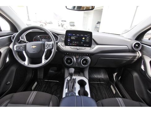 Used 2024 Chevrolet Blazer LT w/ Convenience Package FWD image 9