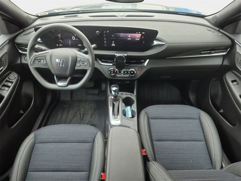 Used 2025 Buick Envista Preferred image 14