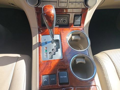 Used 2013 Toyota Highlander Limited w/ Preferred Accessory Pkg image 8