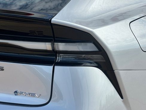 New 2027 Toyota Prius Plug-In Hybrid FWD image 13
