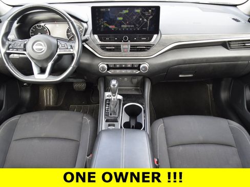 Used 2023 Nissan Altima 2.5 SV w/ SV Premium Package image 2