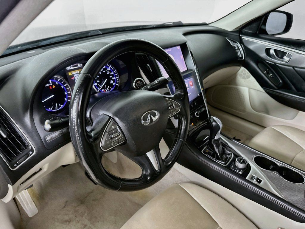 Used 2015 INFINITI Q50 w/ Moonroof Package RWD image 10