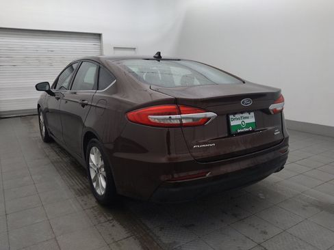 Used 2019 Ford Fusion SE FWD image 5