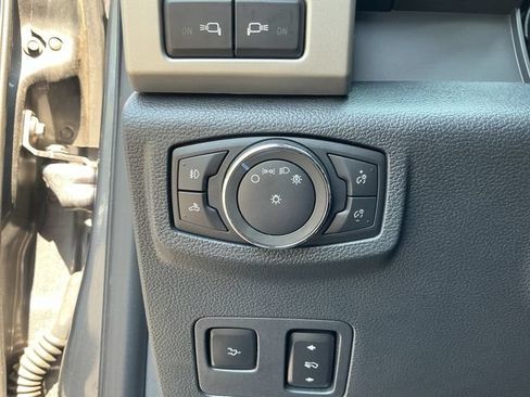 Used 2022 Ford F250 Lariat w/ Black Appearance Package AWD/4WD image 30