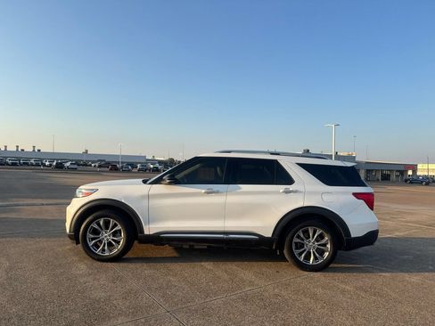 Used 2022 Ford Explorer Limited w/ Equipment Group 301A RWD image 10