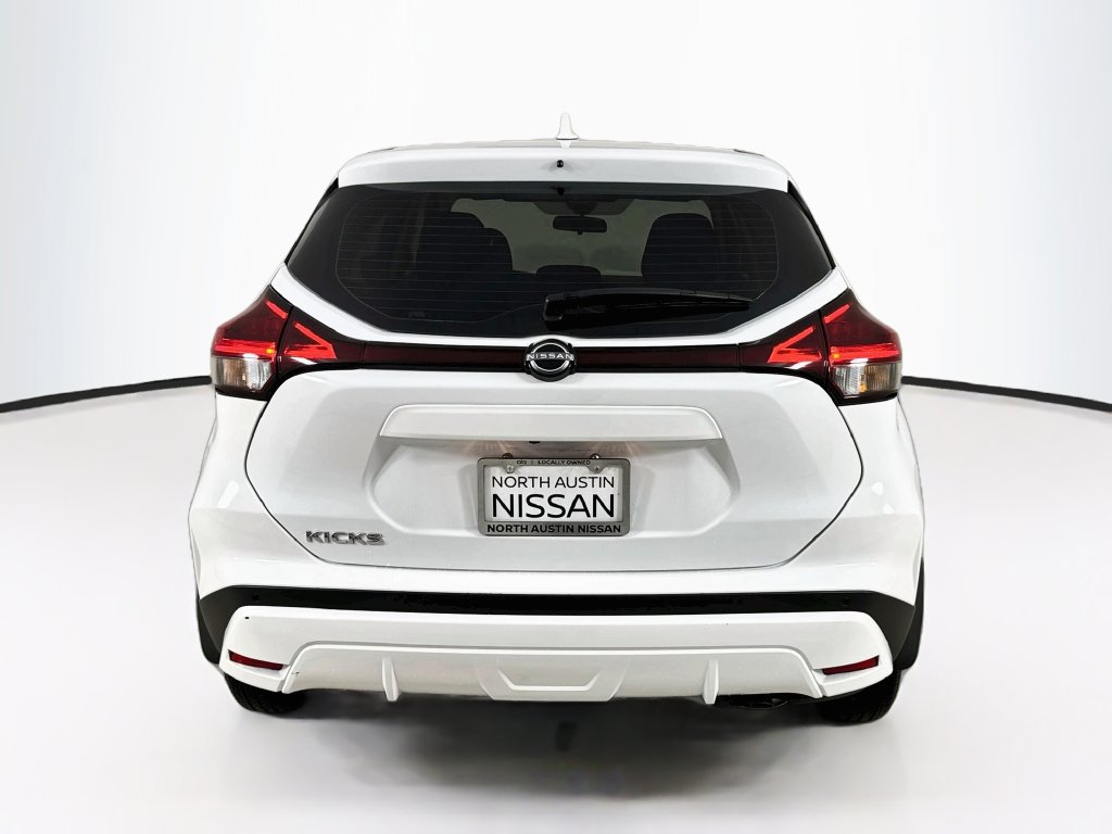 Used 2024 Nissan Kicks S FWD image 7