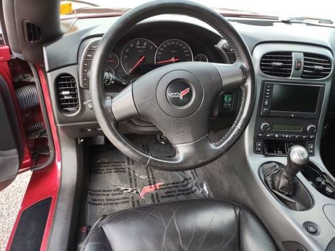 Used 2006 Chevrolet Corvette Convertible w/ Preferred Equipment Group RWD image 16