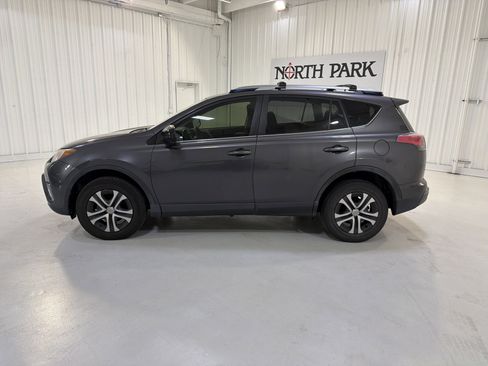 Used 2017 Toyota RAV4 LE FWD image 2