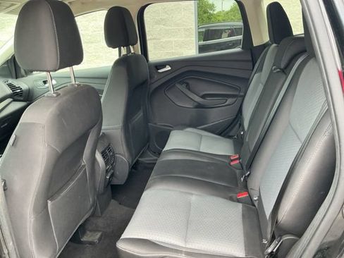 Used 2017 Ford Escape SE w/ Equipment Group 201A FWD image 12