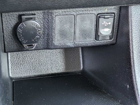 Used 2015 Toyota Corolla S image 26