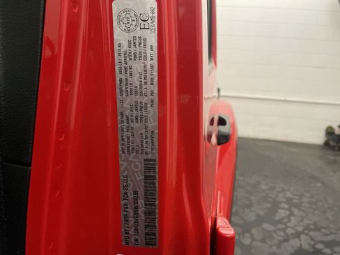 Used 2022 Jeep Wrangler Unlimited Sahara w/ Cold Weather Group image 28