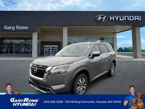 Used 2024 Nissan Pathfinder SL AWD/4WD image 1