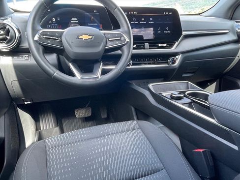 Used 2026 Chevrolet Equinox LT w/ LPO, Floor Liner Package AWD/4WD image 9
