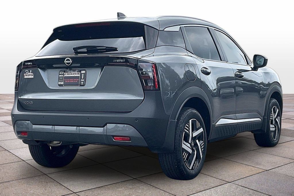 Used 2025 Nissan Kicks SV w/ SV Premium Package FWD image 13