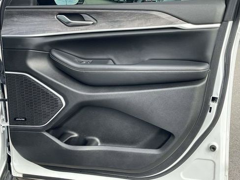 Used 2022 Jeep Grand Cherokee L Limited image 28