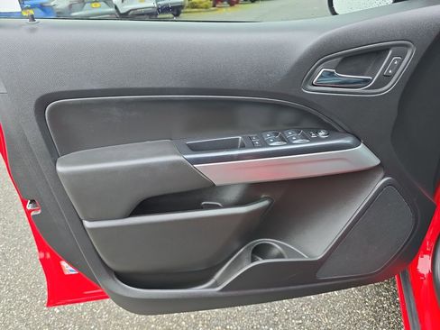 Certified 2019 Chevrolet Colorado LT w/ Colorado RST Special Edition image 24