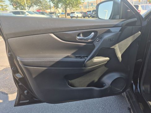 Used 2018 Nissan Rogue SL w/ Premium Package AWD/4WD image 14