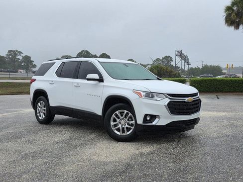Used 2020 Chevrolet Traverse LT FWD image 1