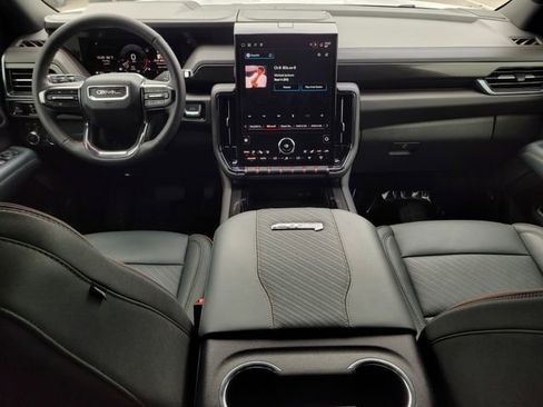 Used 2025 GMC Yukon AT4 w/ AT4 Premium Package AWD/4WD image 14