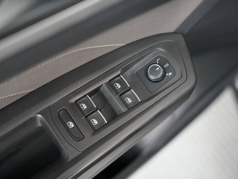 Used 2022 Volkswagen Atlas SE image 49