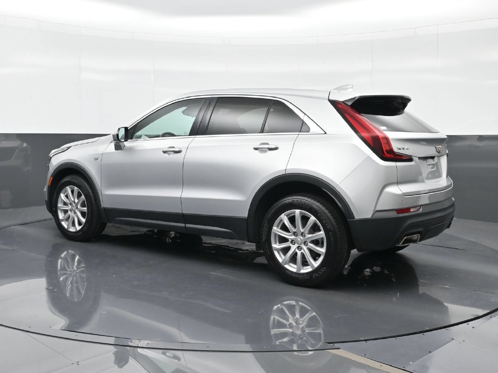 Used 2022 Cadillac XT4 Luxury FWD image 3