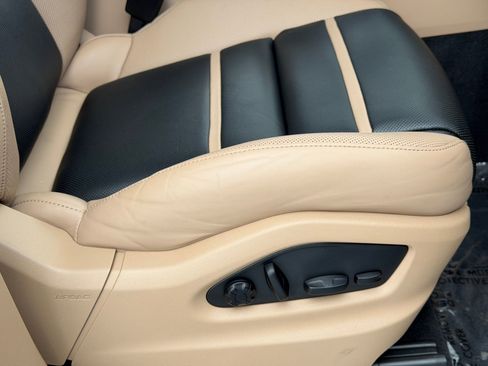 Certified 2023 Porsche Cayenne Turbo S AWD/4WD image 16