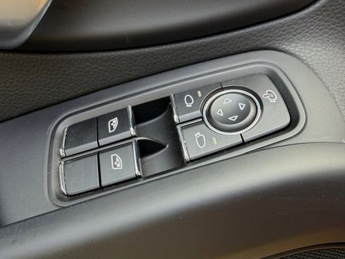 Certified 2025 Porsche 718 Cayman RWD image 16