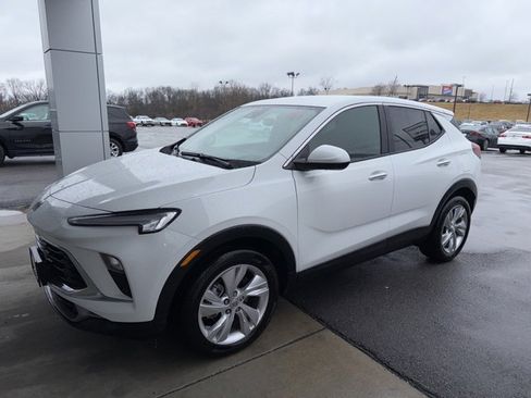 Used 2025 Buick Encore GX Preferred image 2
