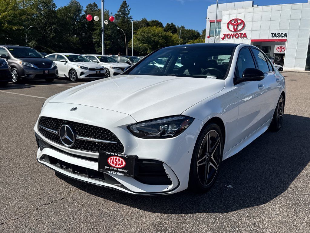 Used 2024 Mercedes-Benz C 300 4MATIC Sedan image 3