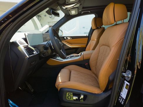 New 2026 BMW X5 M60i w/ Climate Comfort Package image 10