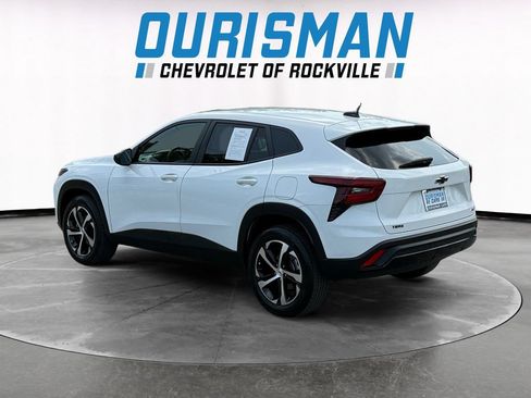 Used 2024 Chevrolet Trax RS w/ Driver Confidence Package FWD image 4