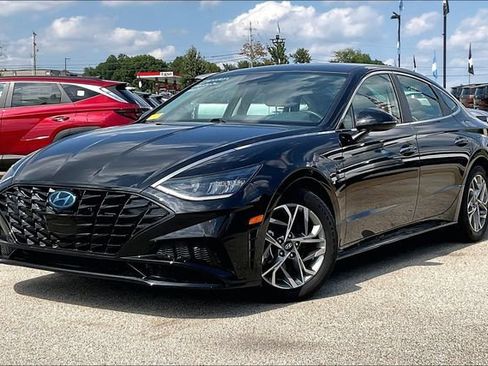 Used 2020 Hyundai Sonata SEL w/ Convenience Package FWD image 3