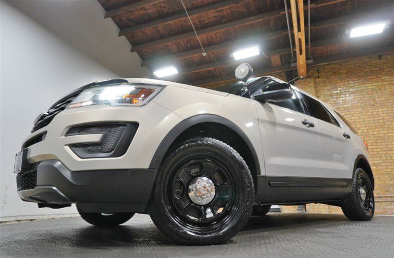 Used 2017 Ford Explorer 4WD Police Interceptor image 3