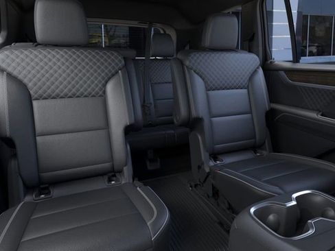 New 2025 GMC Acadia Denali w/ LPO, Floor Liner Package image 17
