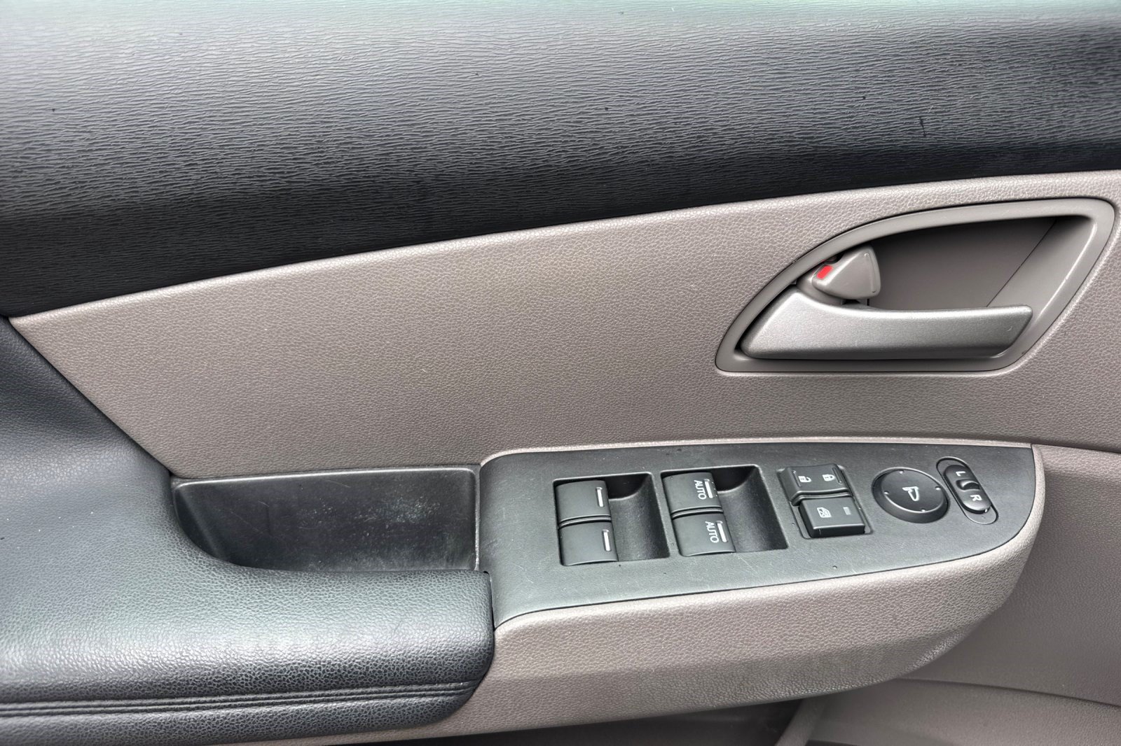 Used 2012 Honda Odyssey Touring image 12