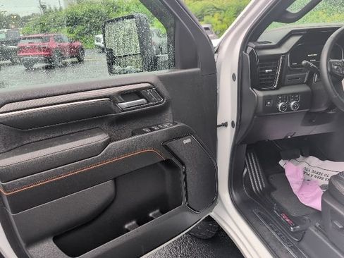 Used 2024 GMC Sierra 2500 AT4 w/ Snow Plow Prep/Camper Package AWD/4WD image 12