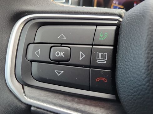 Used 2025 Jeep Wagoneer L 4WD w/ Premium Group I image 17