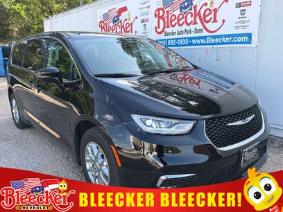 Used 2024 Chrysler Pacifica Touring-L