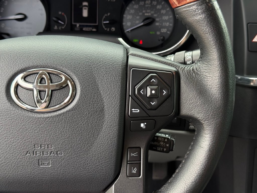 Used 2020 Toyota Sequoia Platinum AWD/4WD image 13