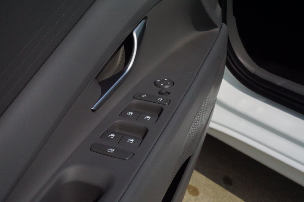 New 2026 Hyundai Elantra Hybrid FWD image 16