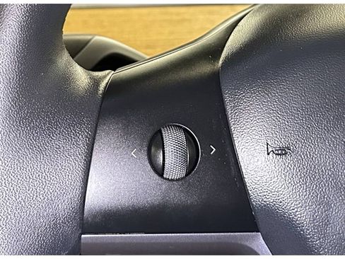 Used 2022 Tesla Model 3 Long Range AWD/4WD image 26