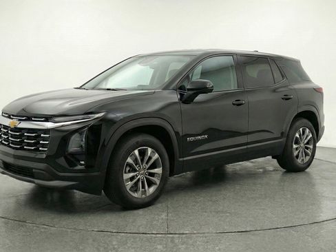 Used 2025 Chevrolet Equinox LT image 3