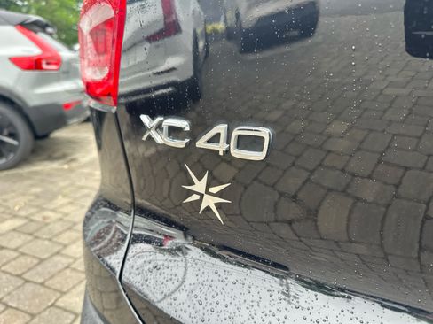 Used 2023 Volvo XC40 B5 Plus w/ Protection Package Premier AWD/4WD image 33